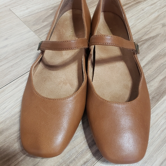 Vionic Alameda Mary Jane Tan Size 11 New Condition Comfort Casual Versatile - Picture 3 of 4